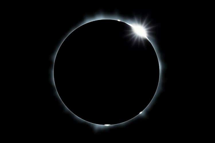 total-solar-elipse-diamondring