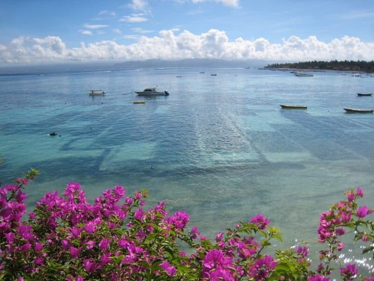 201702-bridge-connecting-nusa-lembongan-and-nusa-ceningan