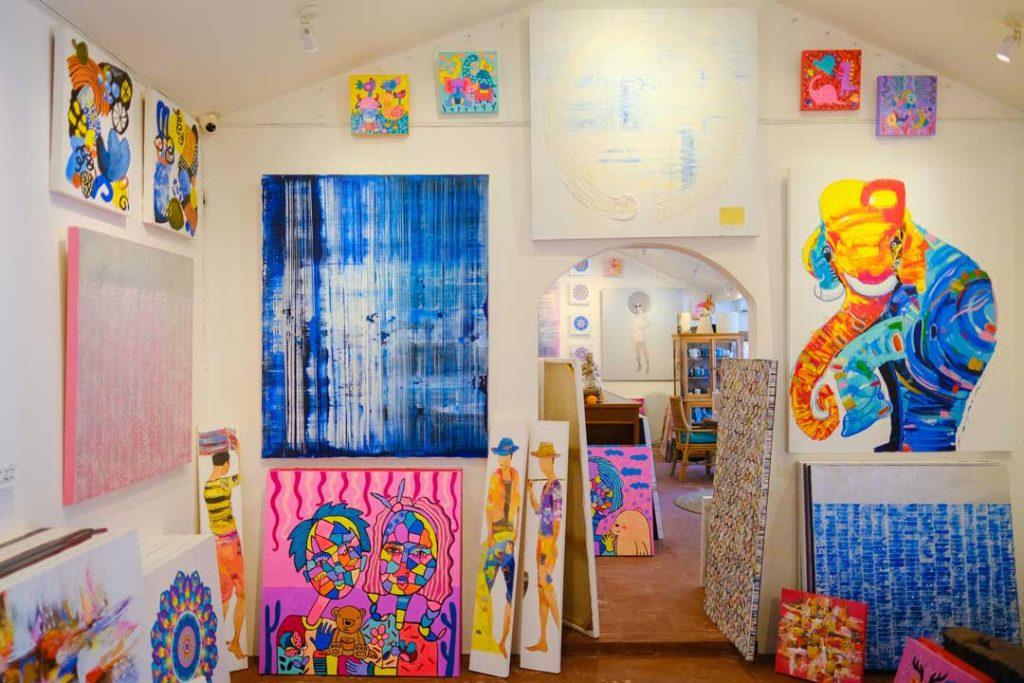 Immerse Yourself in Artistic Splendor at Feliz'Eye Art Painting Gallery Seminyak